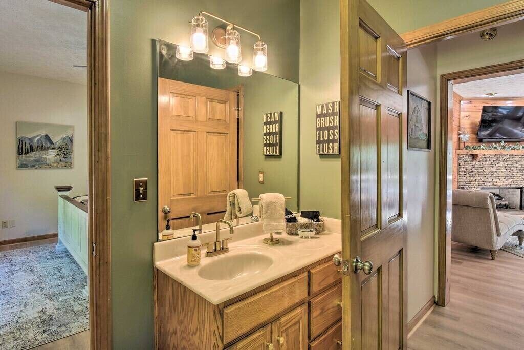 Photo of Bathroom in East Ellijay