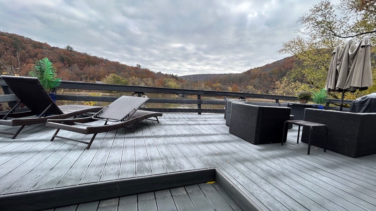 Photo of Patio Balcony in Falls