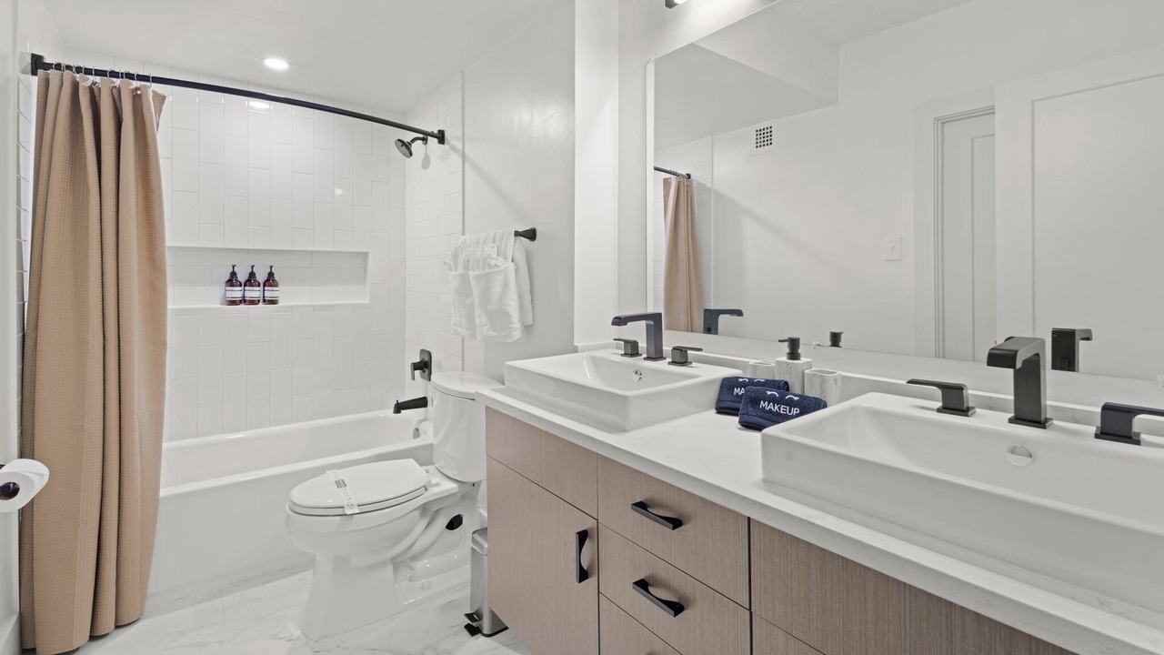Photo of Bathroom in Pentagon City
