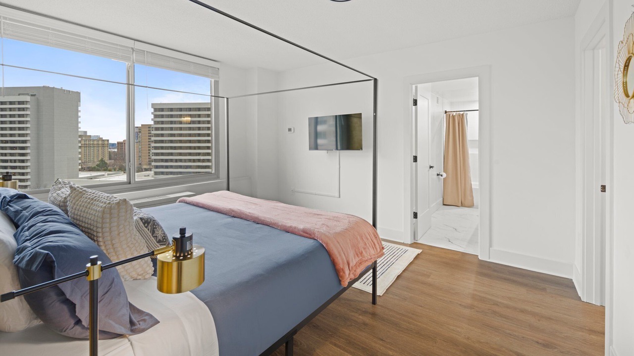 Photo of Bedroom in Pentagon City