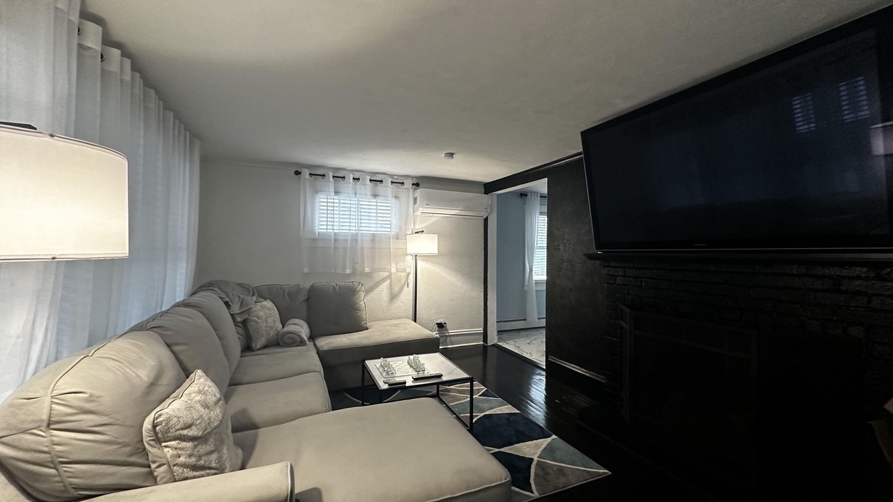 Photo of Livingroom in Jamestown