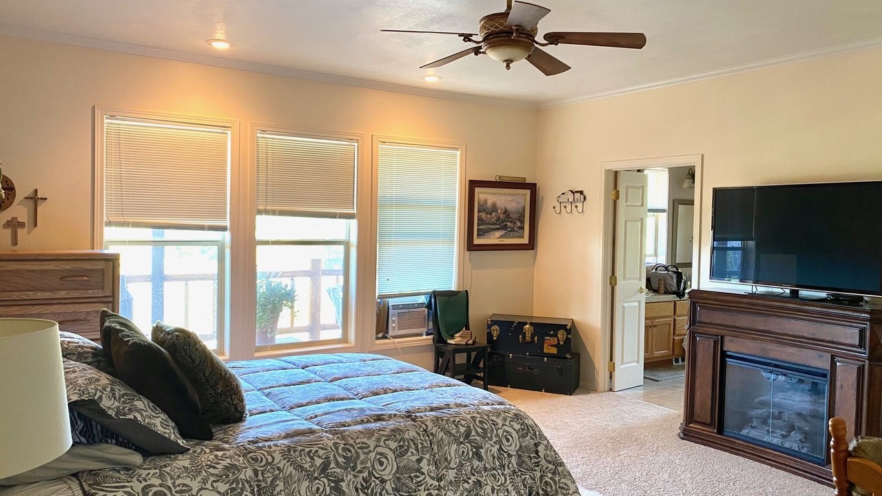 Photo of Bedroom in Ahsahka