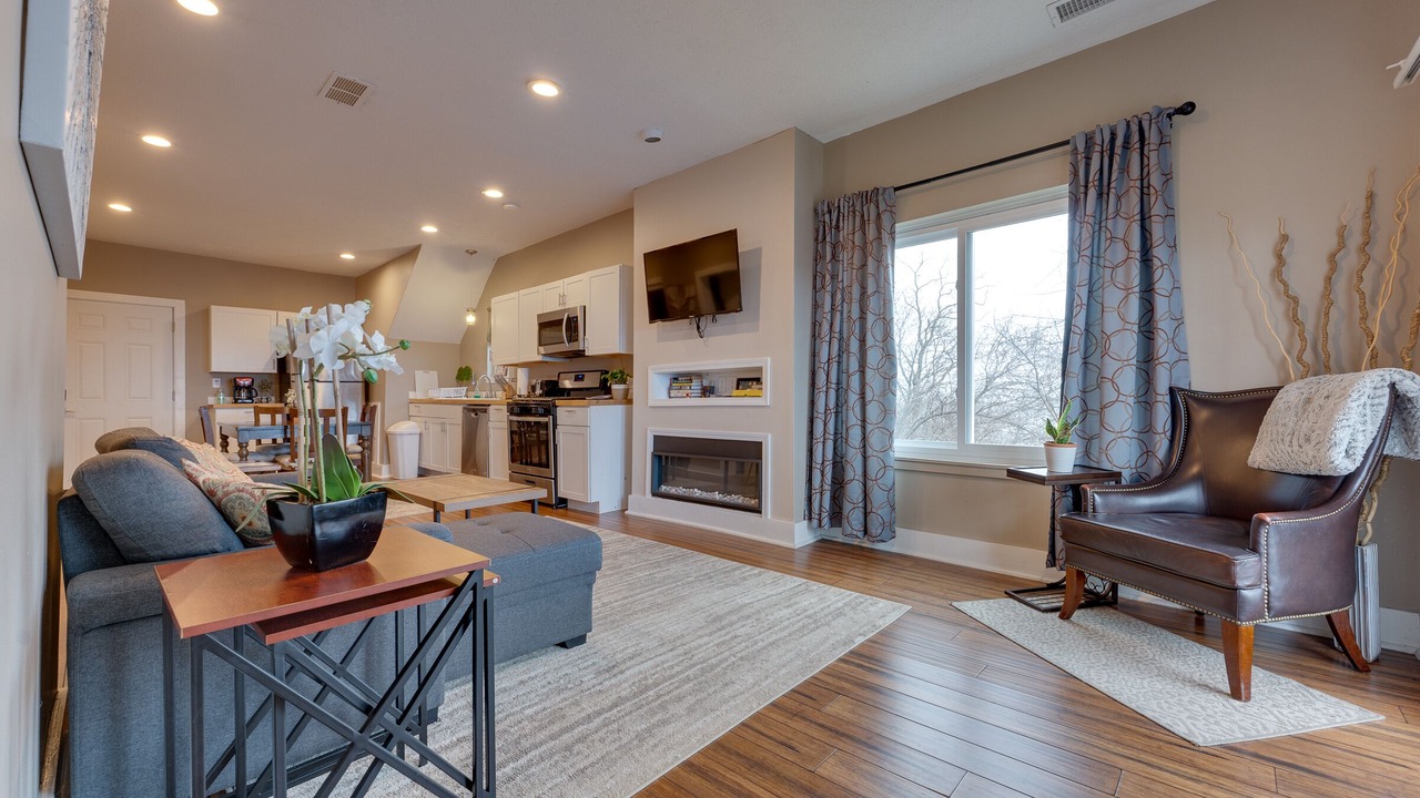 Photo of Livingroom in Central Northside