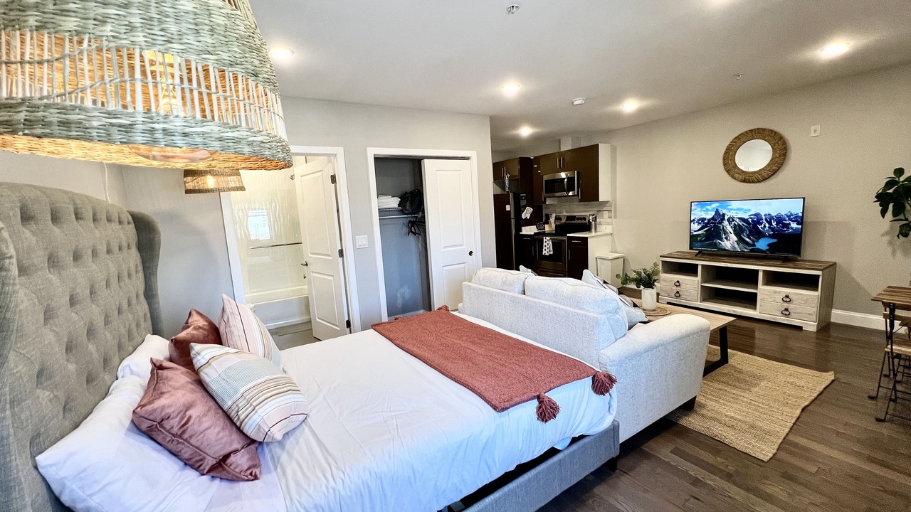 Photo of Bedroom in Logan Square