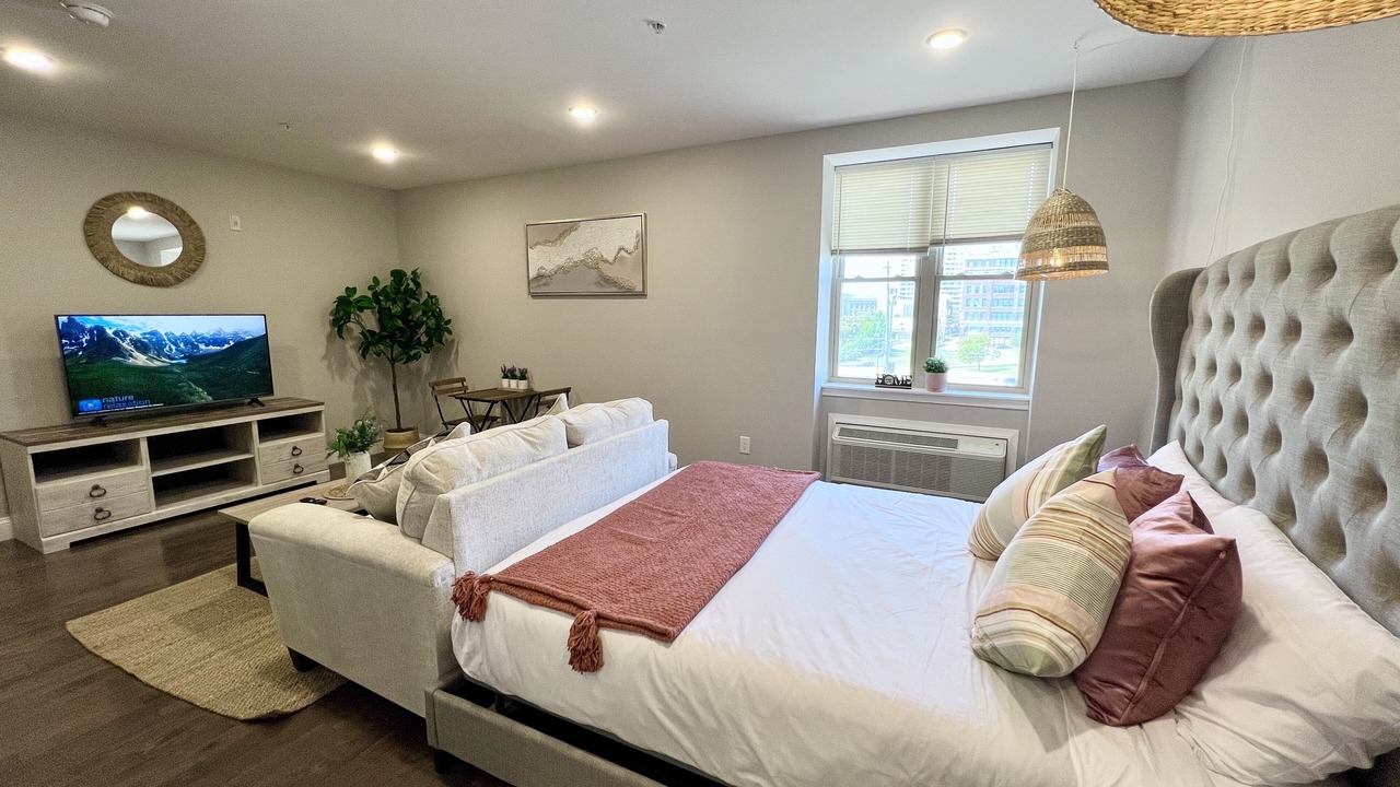 Photo of Bedroom in Logan Square