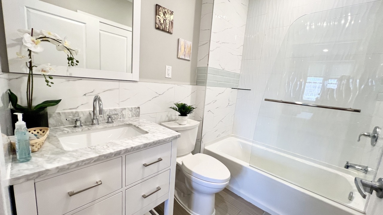 Photo of Bathroom in Logan Square