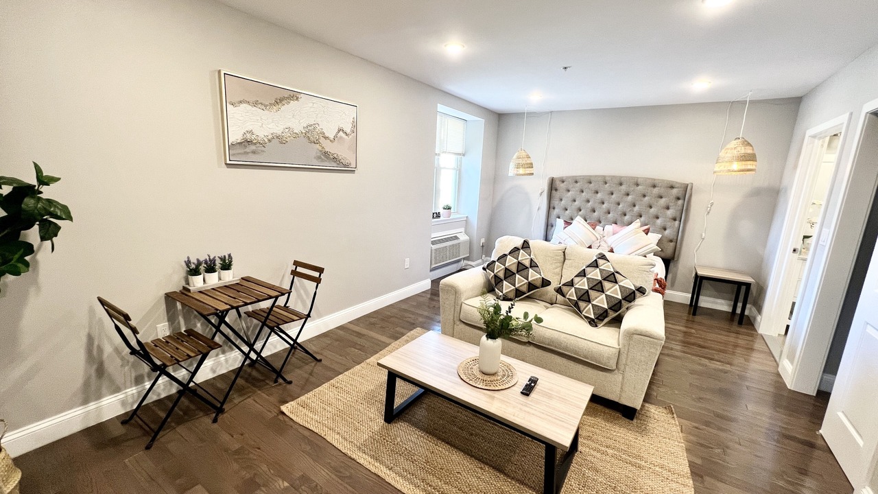 Photo of Livingroom in Logan Square