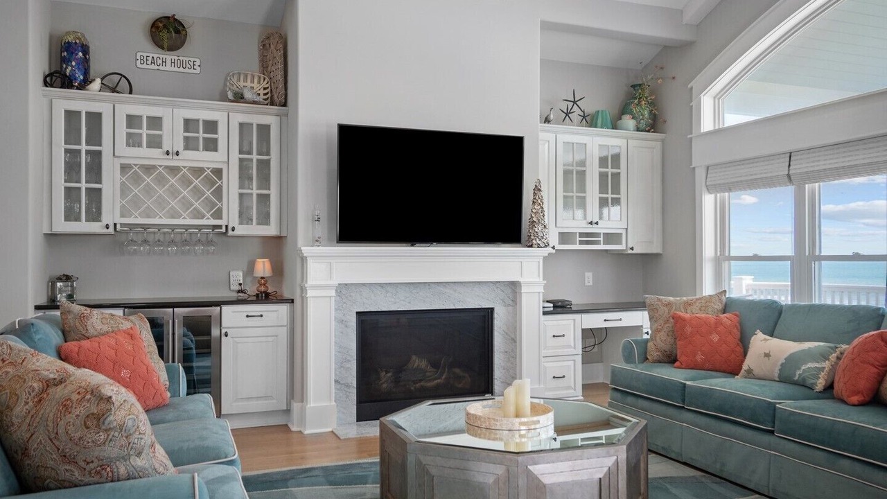 Photo of Livingroom in McCutcheon Field