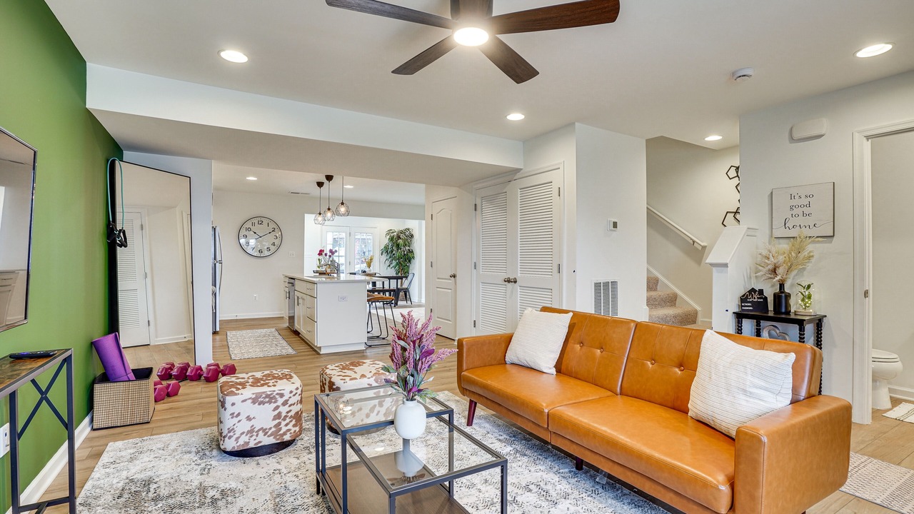 Photo of Livingroom in Charles Town