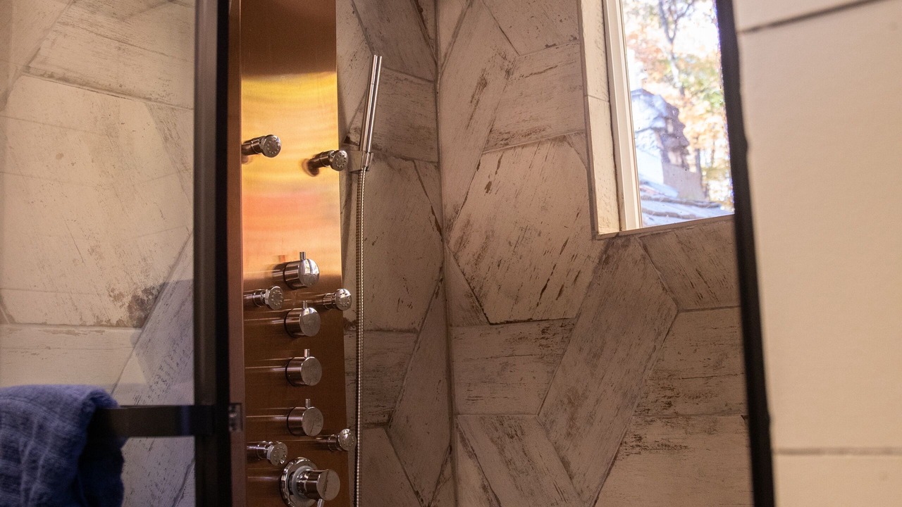 Photo of Bathroom in Dola