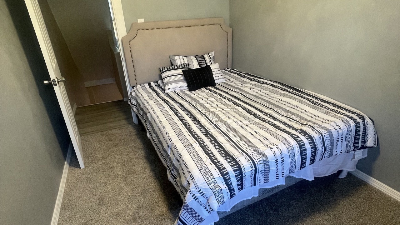 Photo of Bedroom in Lost Creek
