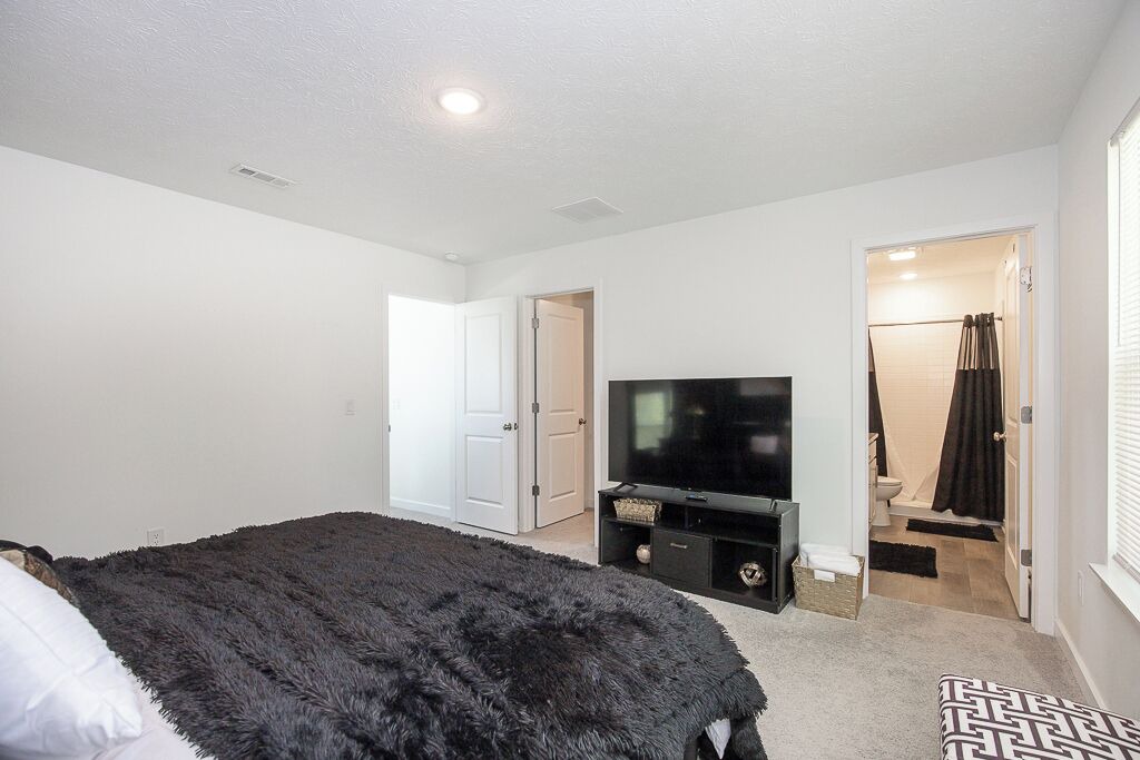Photo of Bedroom in West Akron