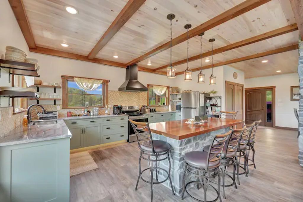 Photo of Kitchen in Driftwood