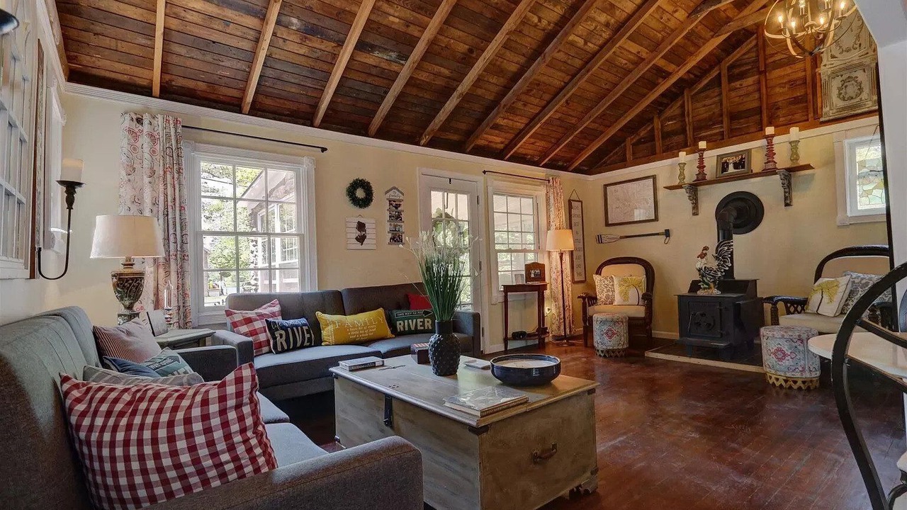 Photo of Livingroom in Elwood