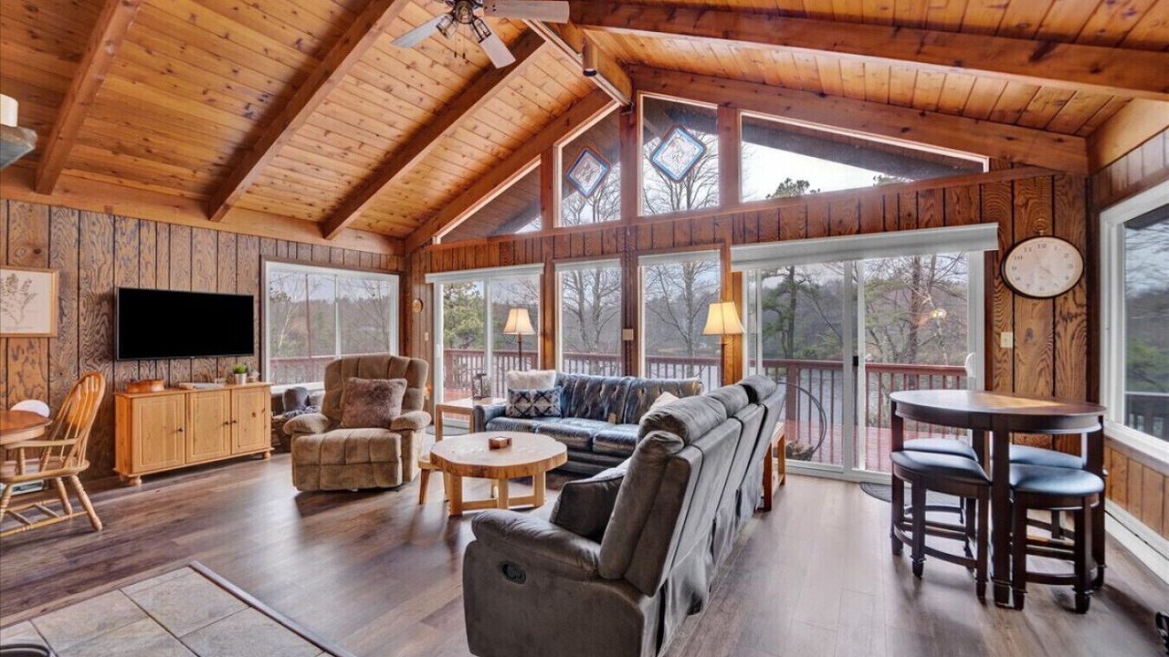 Photo of Livingroom in Long Pond