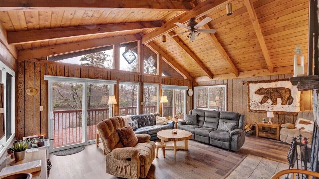 Photo of Livingroom in Long Pond