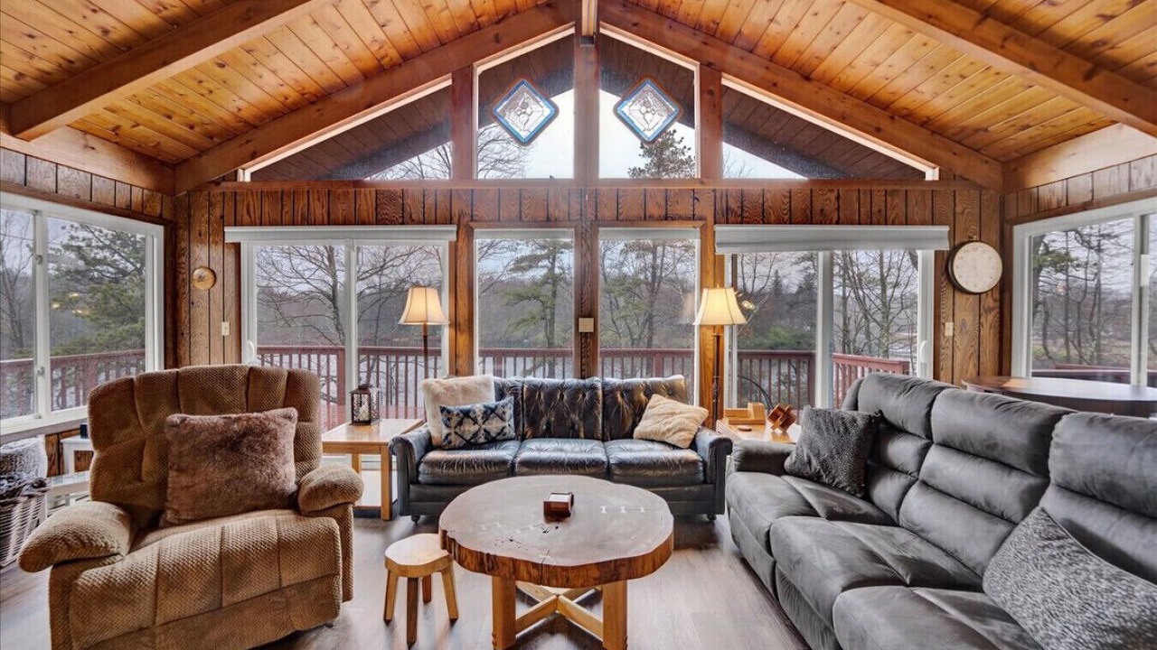 Photo of Livingroom in Long Pond
