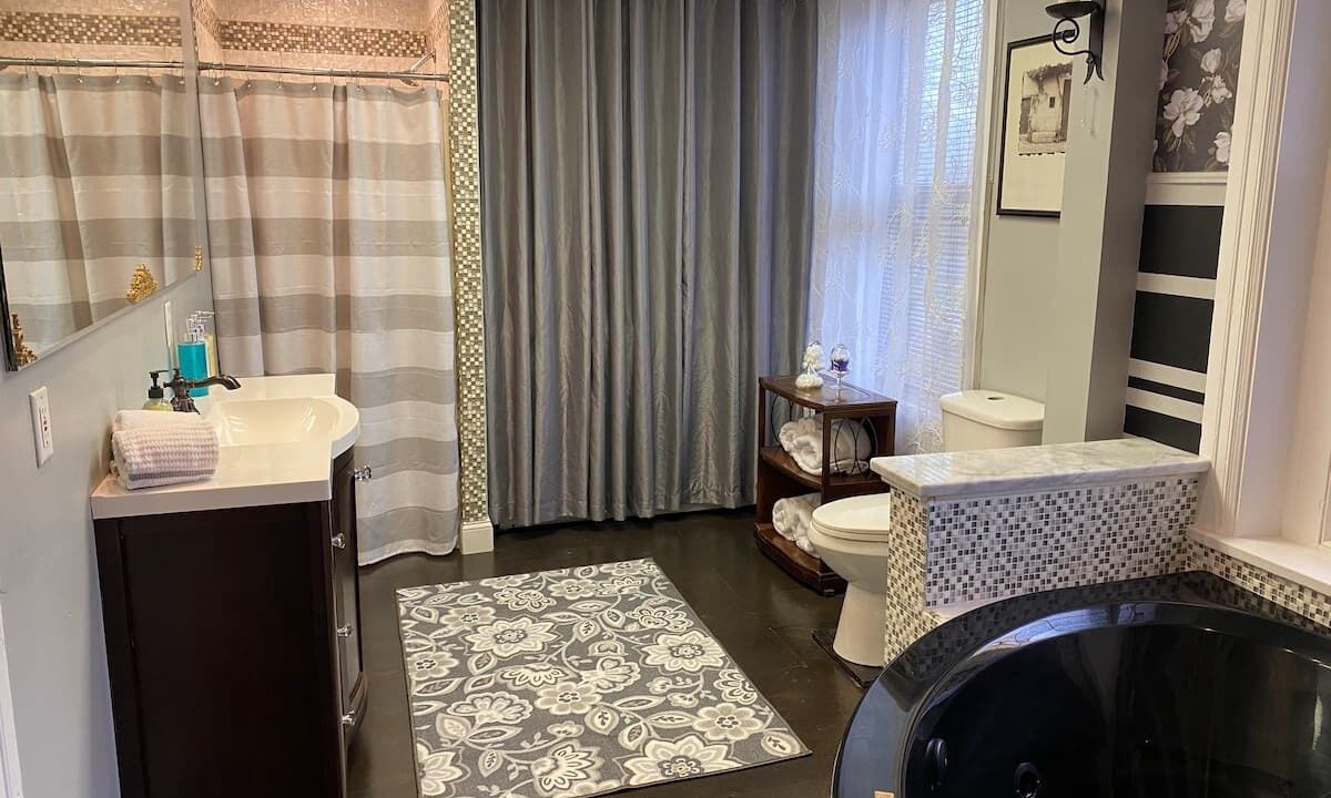 Photo of Bathroom in Rohrerstown