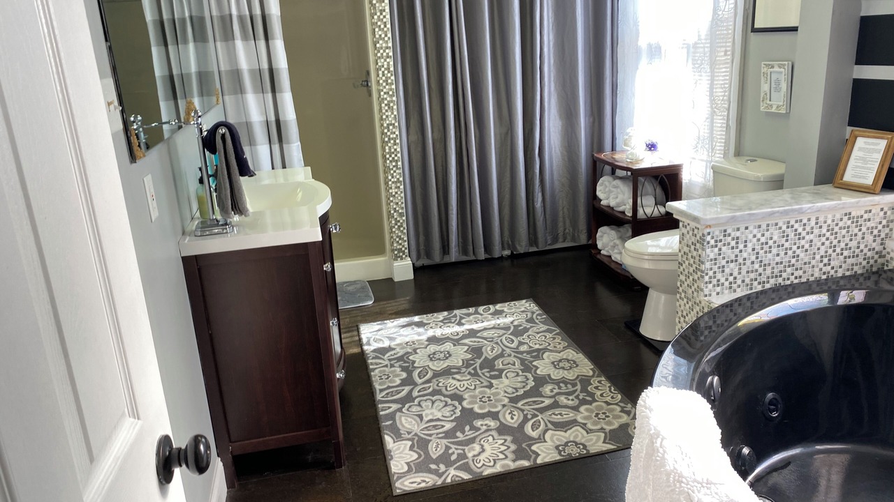 Photo of Bathroom in Rohrerstown