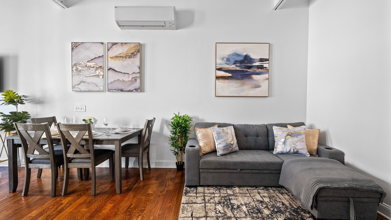 Photo of Livingroom in Central Business District