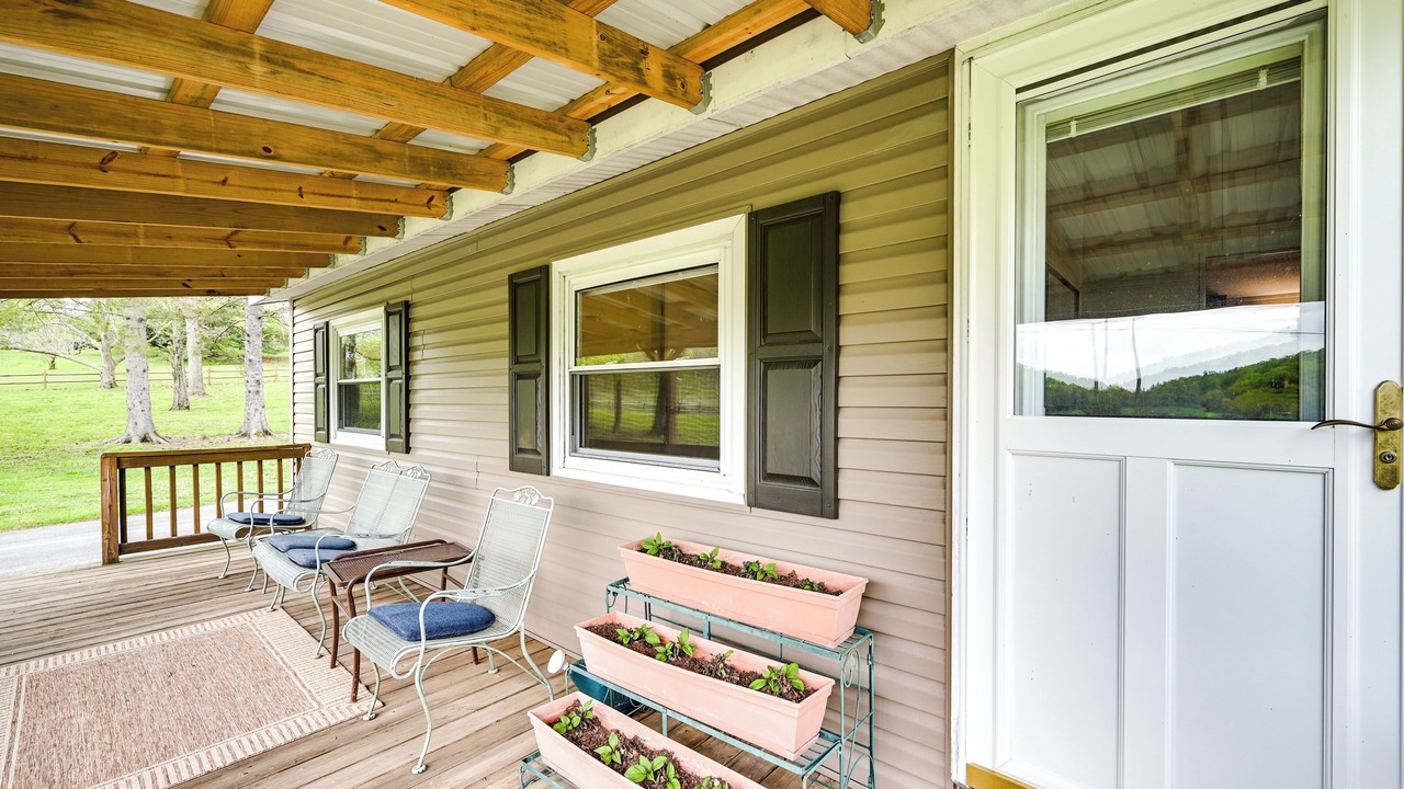 Photo of Patio Balcony in Mattawana