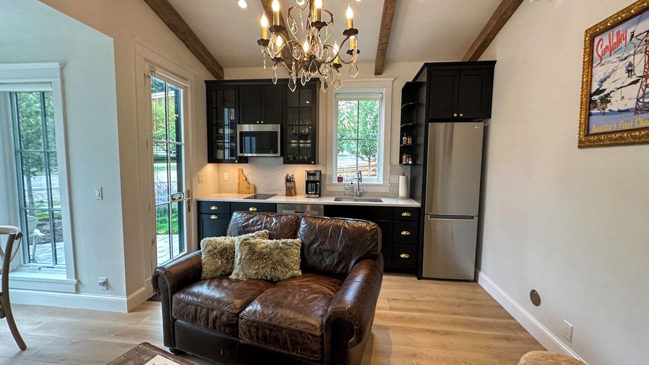 Photo of Bedroom in Warm Springs