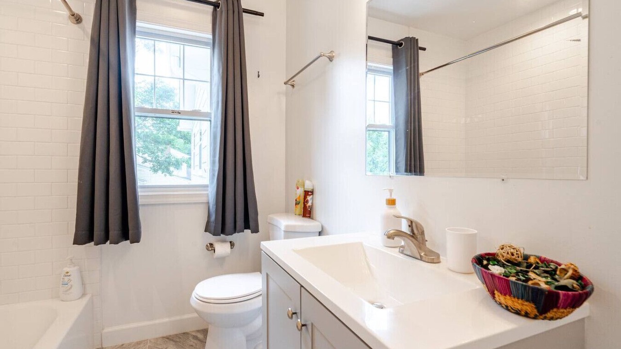 Photo of Bathroom in Fairland