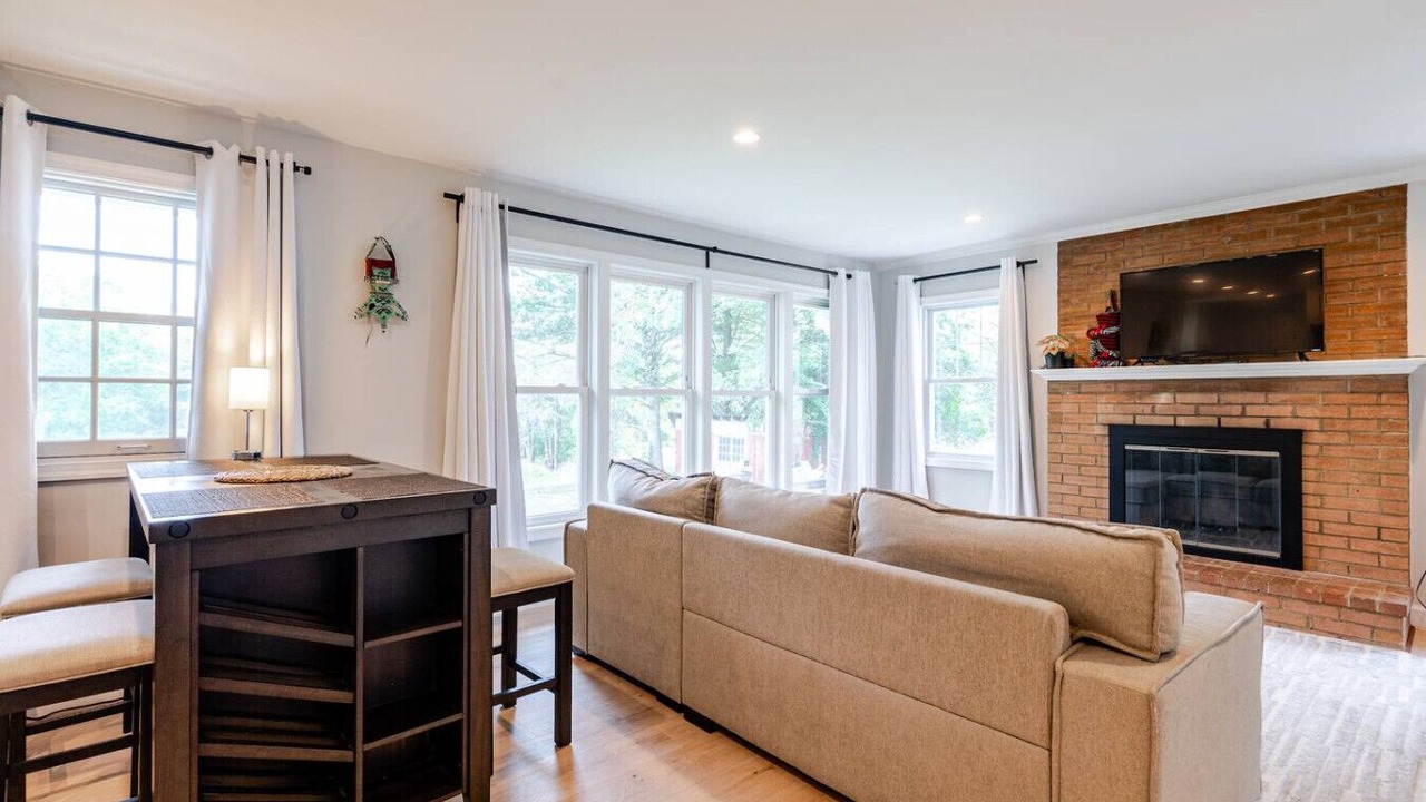 Photo of Livingroom in Fairland
