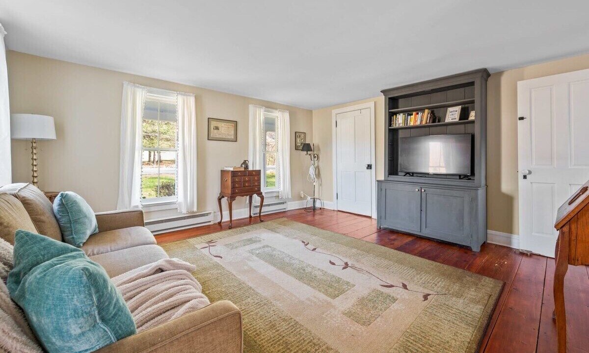 Photo of Livingroom in Ellenville