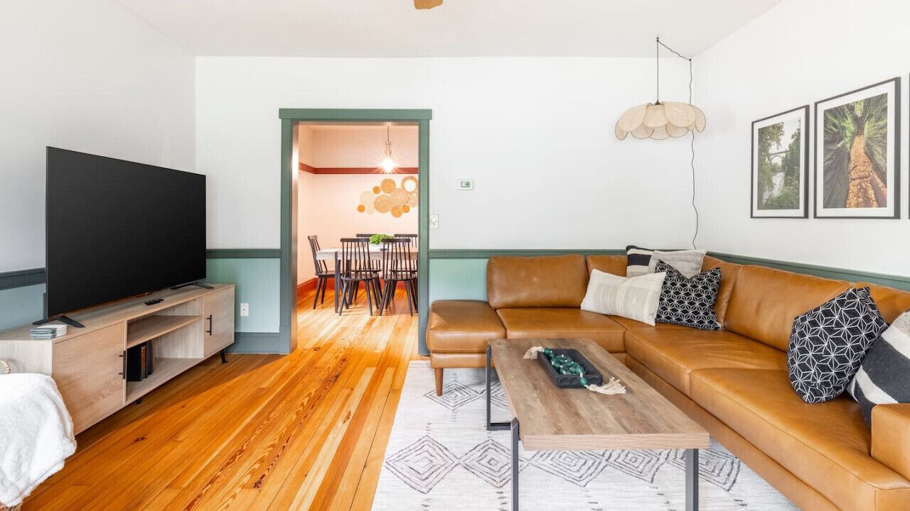 Photo of Livingroom in Peninsula