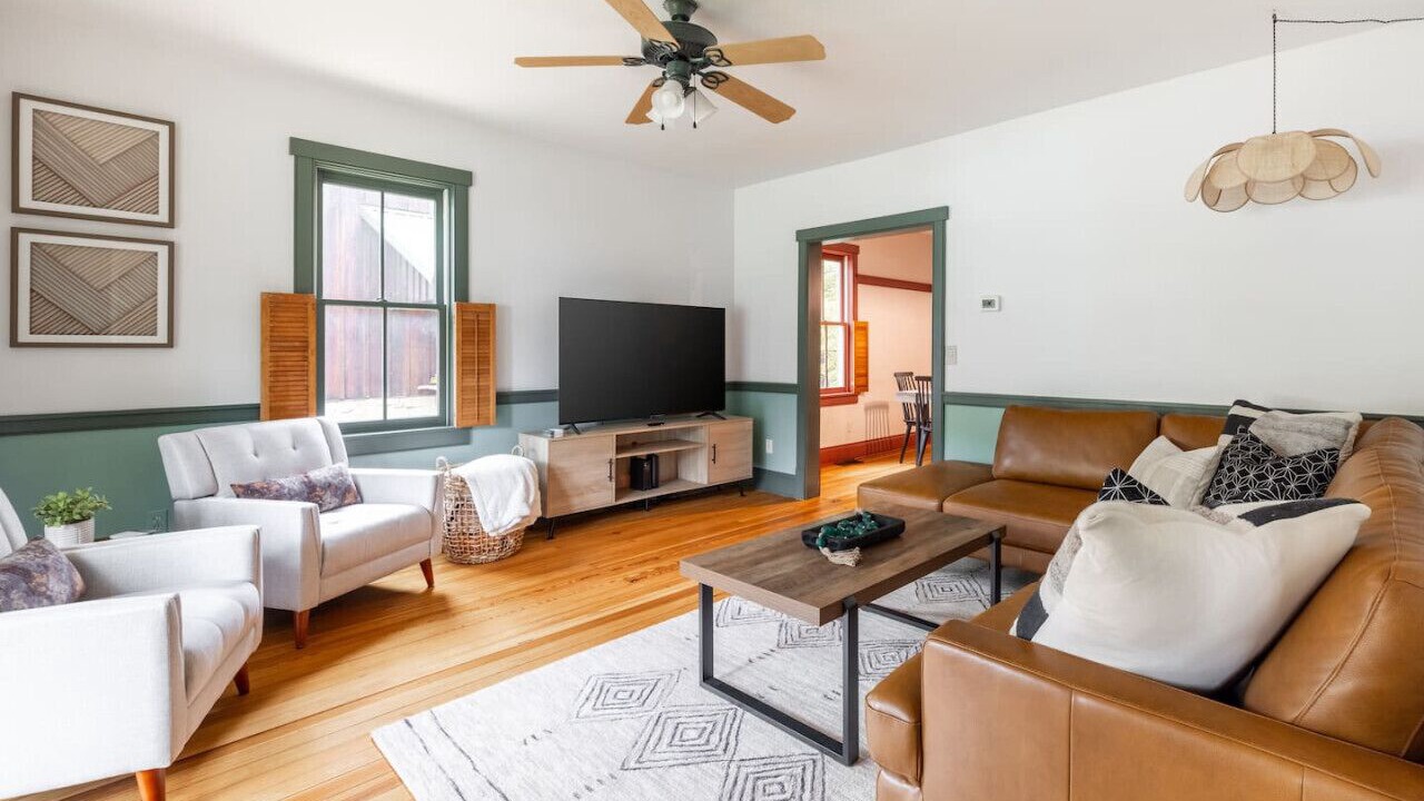 Photo of Livingroom in Peninsula