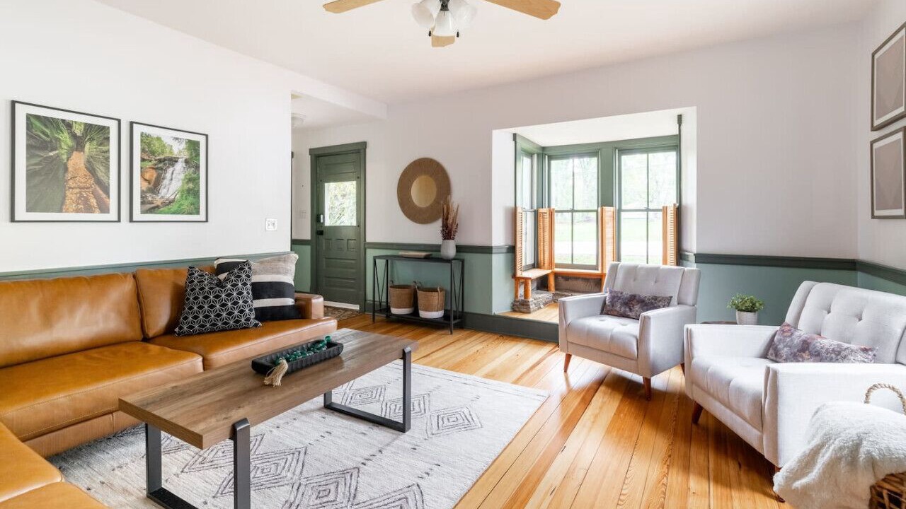 Photo of Livingroom in Peninsula