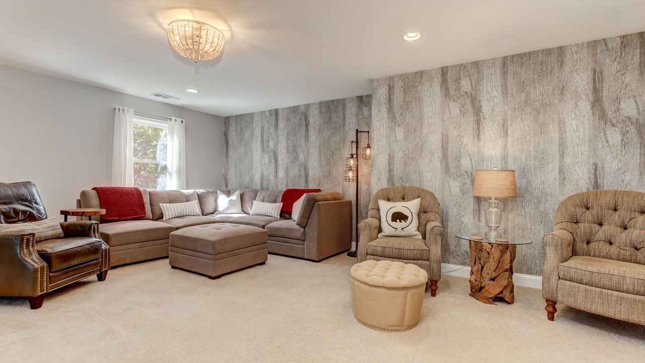 Photo of Livingroom in Big Canoe