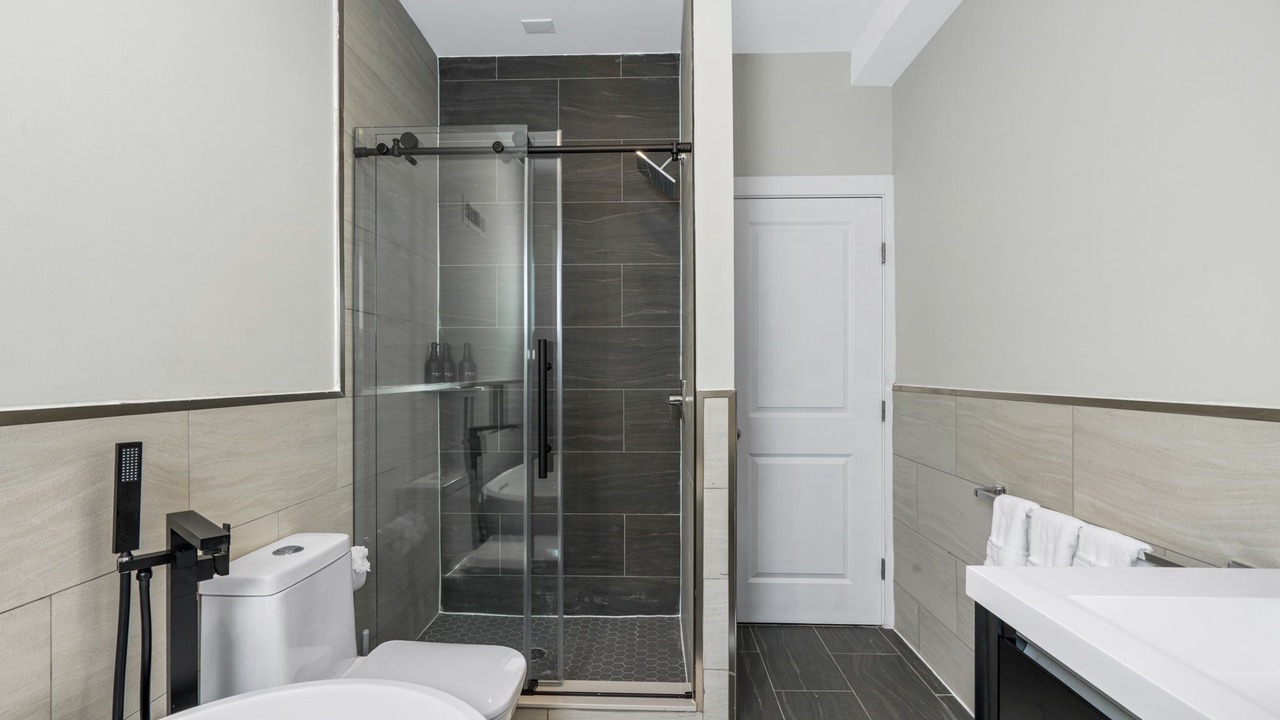 Photo of Bathroom in Point Breeze