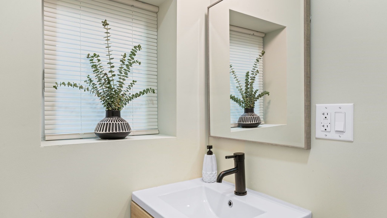 Photo of Bathroom in Point Breeze