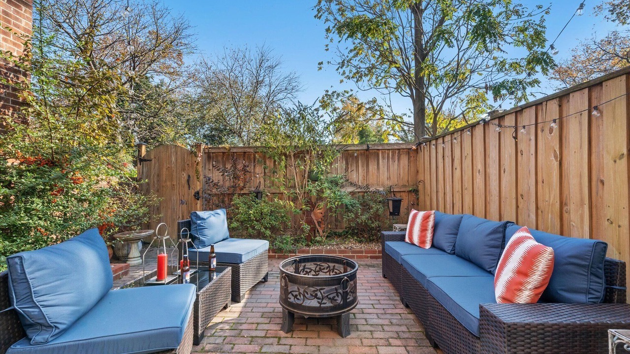 Photo of Patio Balcony in Old Town Alexandria
