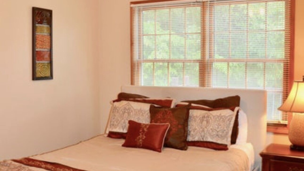 Photo of Bedroom in Jamestown