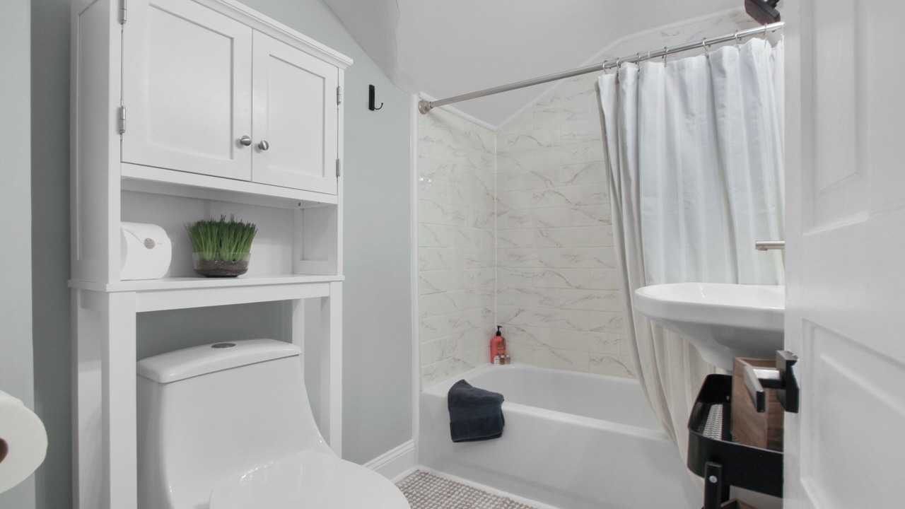 Photo of Bathroom in Oakley