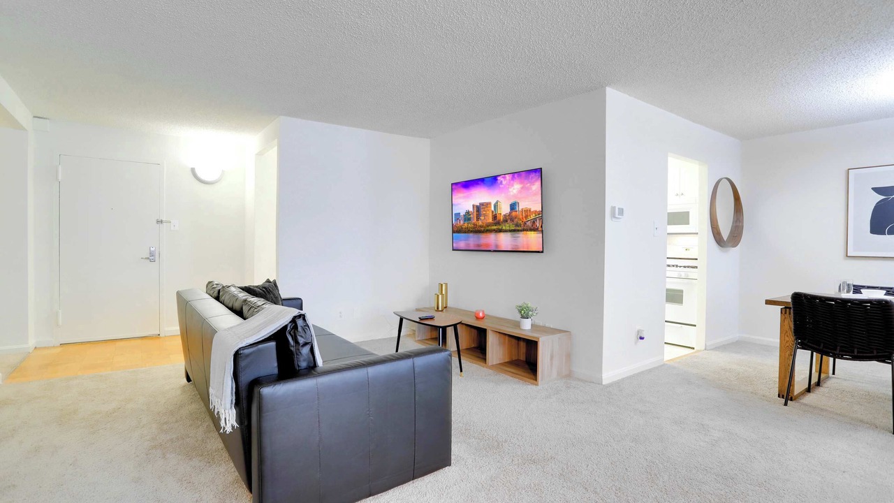 Photo of Livingroom in Crystal City