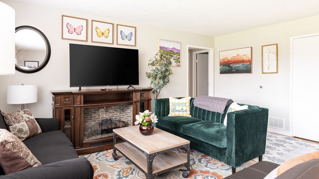 Photo of Livingroom in Fairview Park