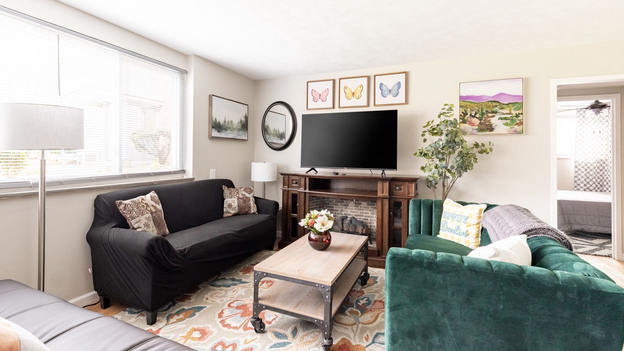 Photo of Livingroom in Fairview Park