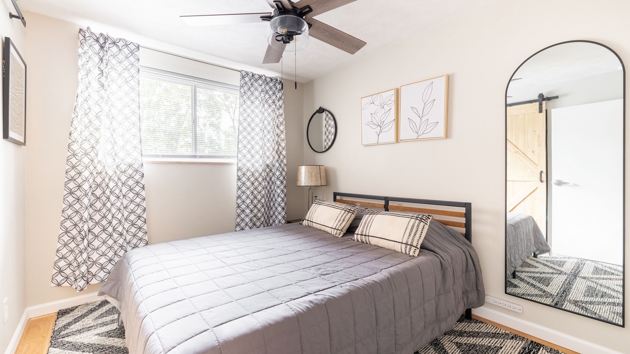 Photo of Bedroom in Fairview Park