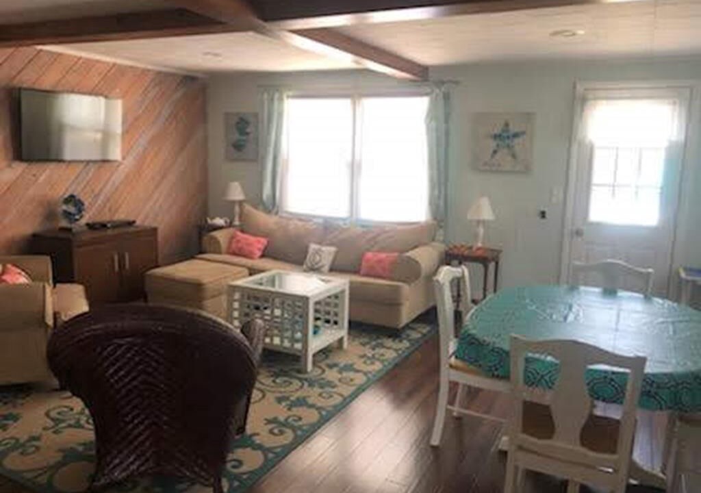 Photo of Livingroom in South Seaside Park