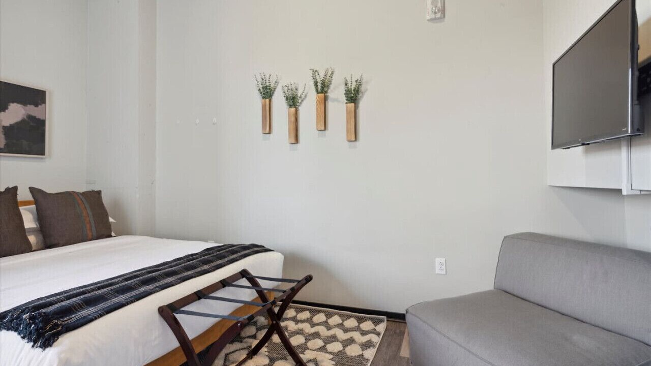 Photo of Bedroom in Fairmount