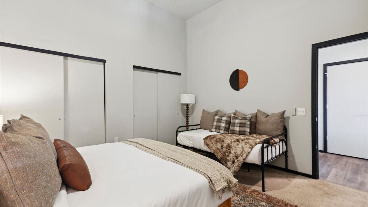 Photo of Bedroom in Fairmount