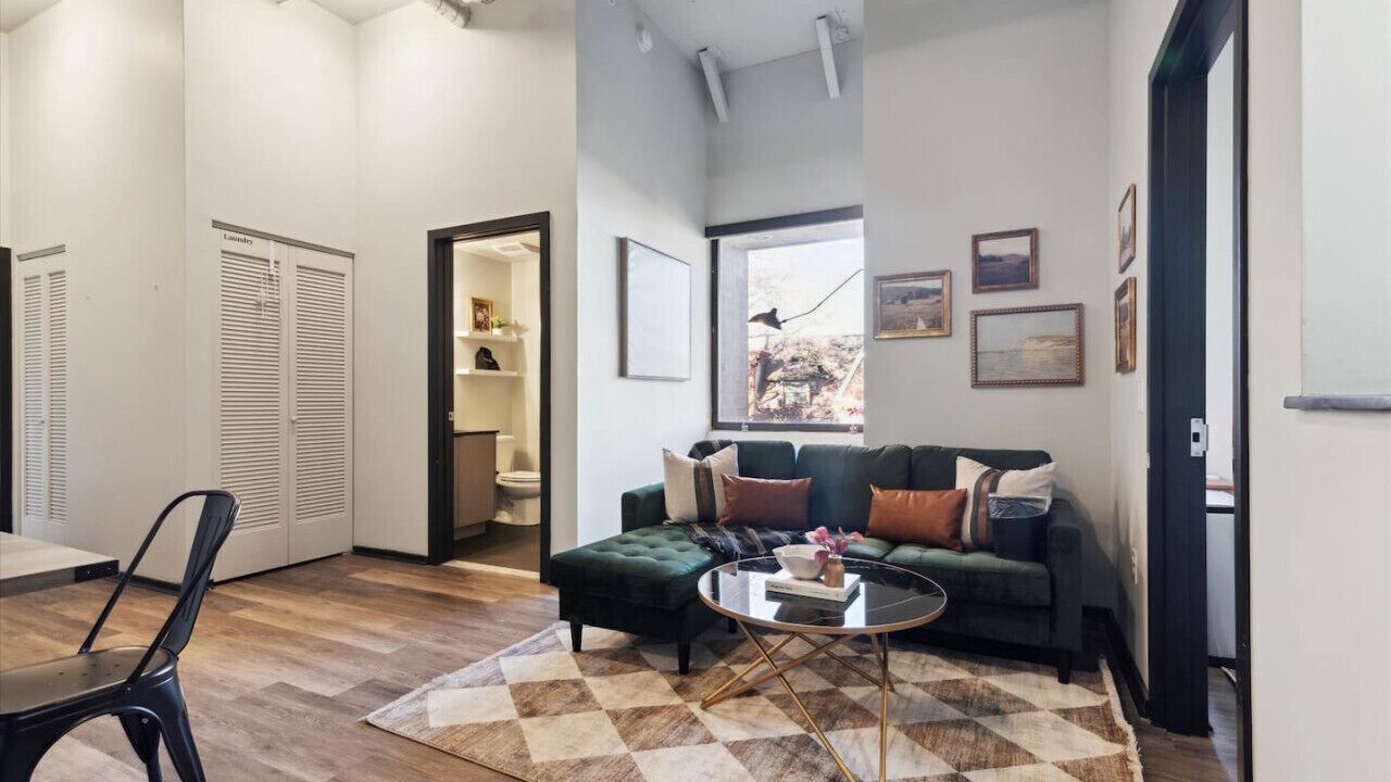 Photo of Livingroom in Fairmount