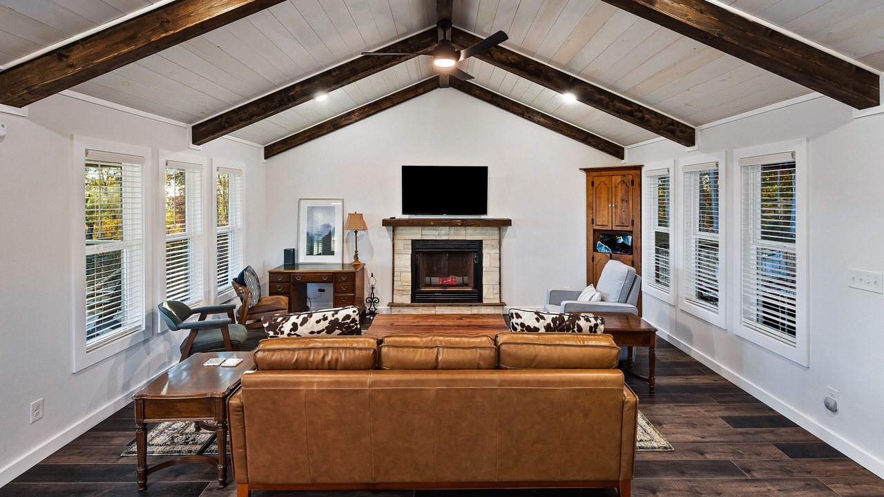Photo of Livingroom in Elgin