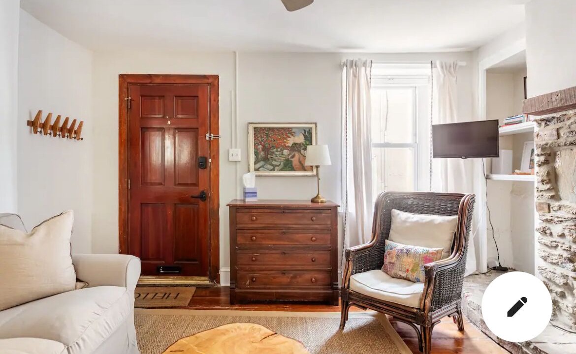 Photo of Livingroom in Manayunk