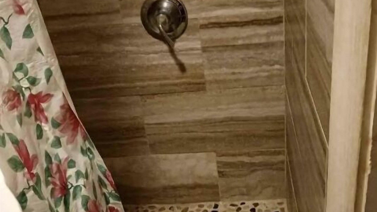 Photo of Bathroom in Ampere