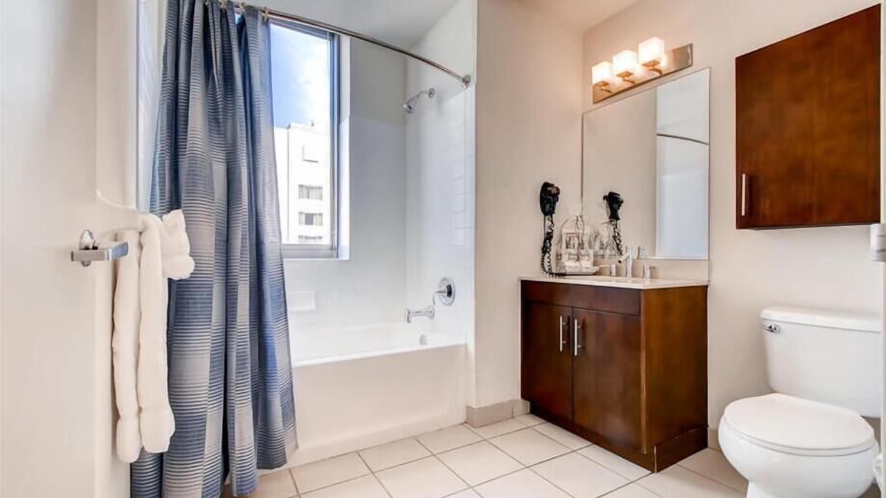 Photo of Bathroom in Hudson Exchange